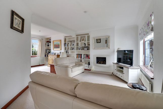 39 Rythe Road, Esher photo 3