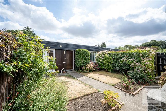4, Ardleigh Court, Colchester photo 2