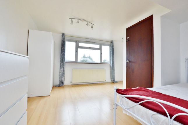 Terraced house to rent in South Park Drive, Ilford, Essex