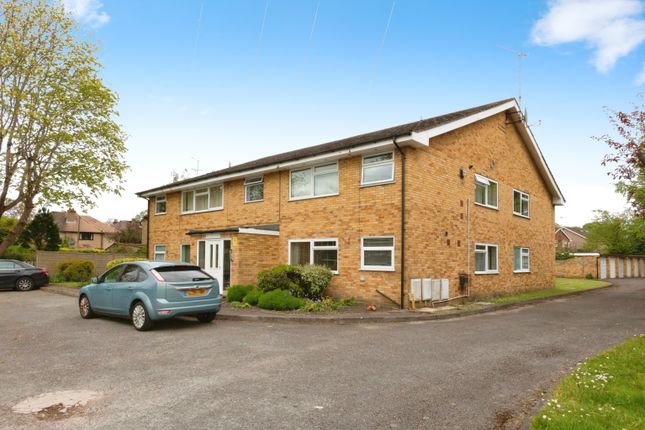 Thumbnail Flat for sale in Grove Cross Road, Camberley