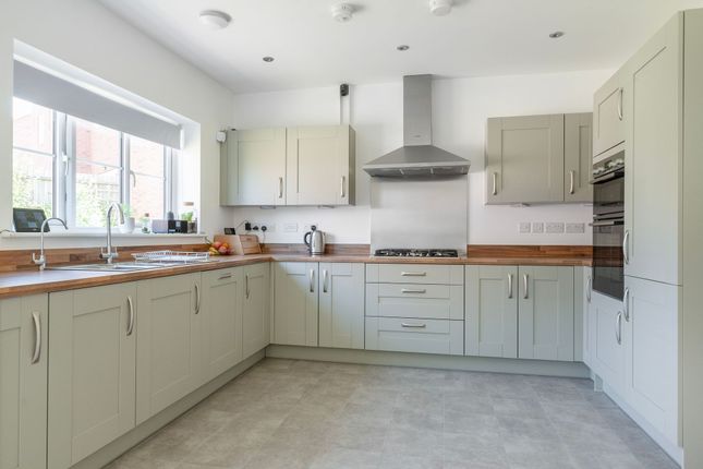 1 Cavell Road, Norwich photo 3