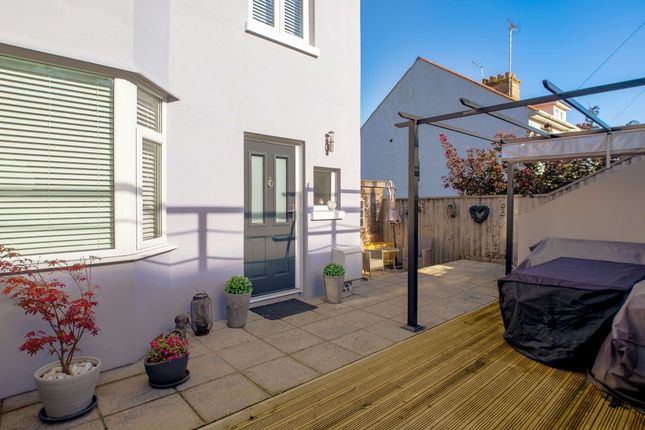 59 The Reeves Road, Torquay photo 2
