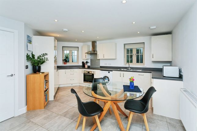 84, Flanders Close, Bicester photo 2