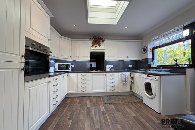 5, Tollgate Court, Milford Haven photo 2
