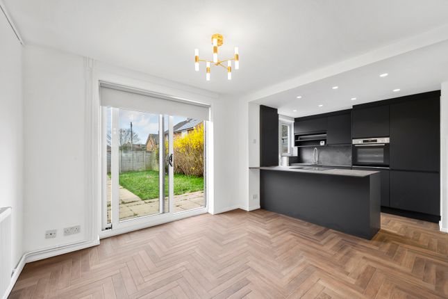 Thumbnail Terraced house for sale in Kent Way, Surbiton
