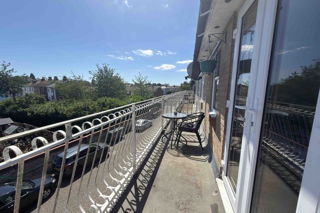 FLAT 14, STOUR VIEW COURT, STOUR ROAD, HARWICH photo 3