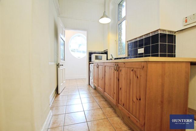 Chellow Grange Flat E, Chellow Lane, Bradford photo 4