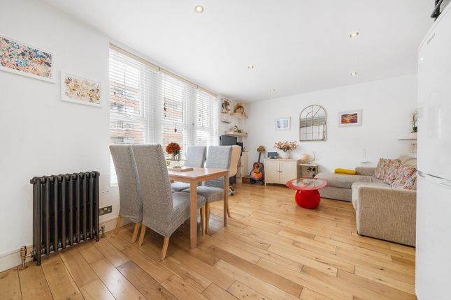 1-bed flat on Flat 2, 19, Balham Hill, London, £400,000