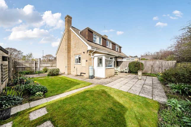 10, Willow Grove, Cirencester photo 2