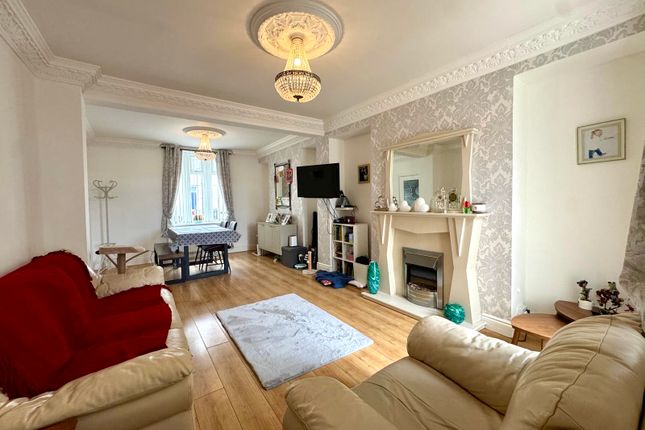 16 Corporation Street, Merthyr Tydfil photo 2
