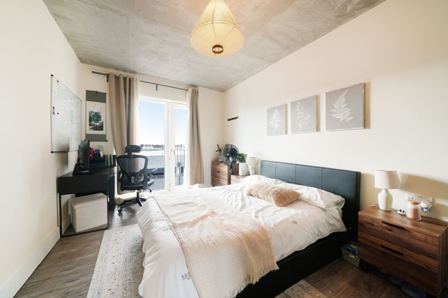 Flat 18, 64, South Street, Romford photo 3