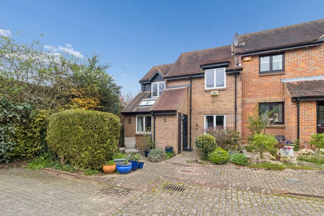 2-bed house on 19 Thornhill Close, Amersham, £695,000
