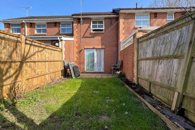 Terraced house to rent in Hatch Mead, West End