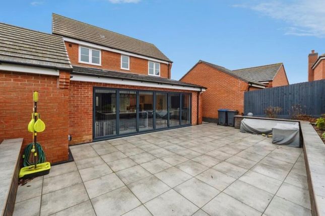 20, Cowslip Lane, Leicester photo 2