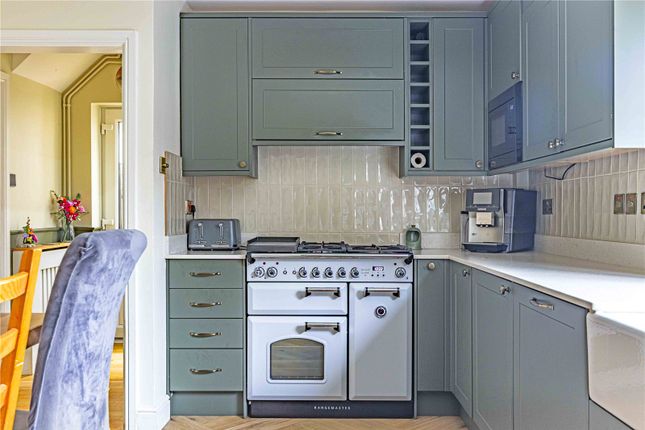 8, Wick Road, Tring photo 4