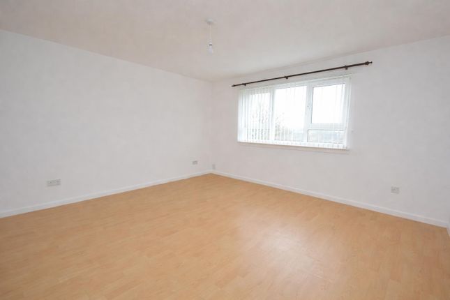 82, Braehead, Alexandria photo 2
