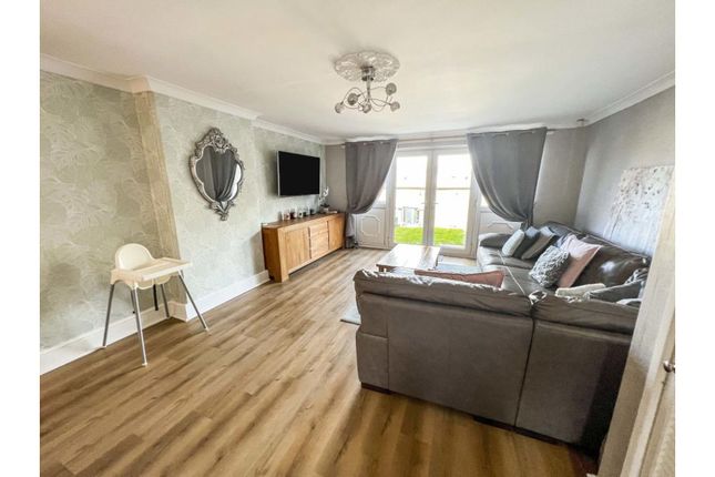 17, White Laithe Close, Leeds photo 3