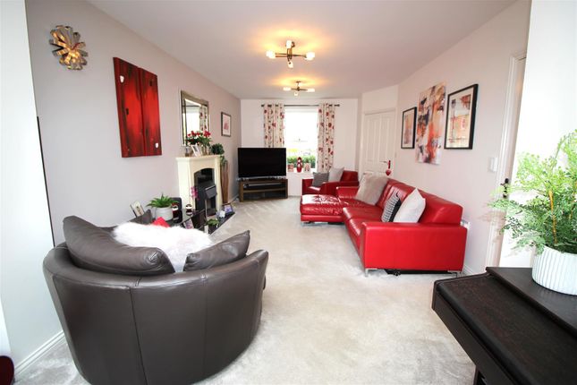 Terraced house for sale in Kipling Crescent, Fairfield