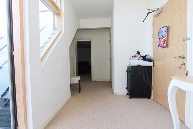 Flat for sale in Chantry Close, Yiewsley, West Drayton