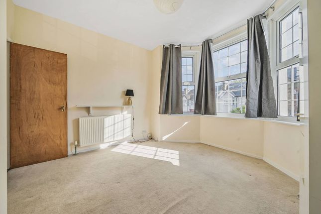 Thumbnail Flat to rent in Robinson Road, Colliers Wood, London