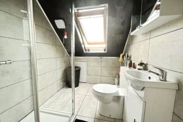 Chesterfield Road, Surrey photo 5