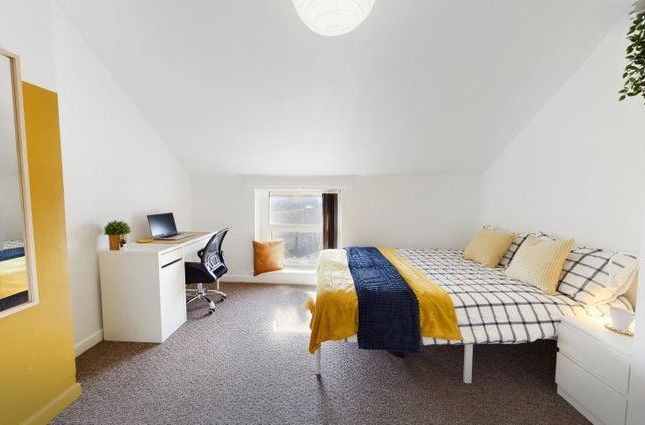 45, Gwydr Crescent Upland, Swansea photo 5
