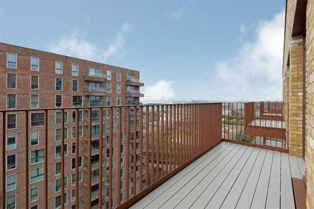 20, Flat 45, Thames Road, London photo 4