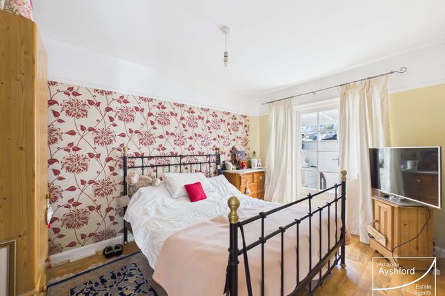 11 Carlton Drive, Paignton photo 4