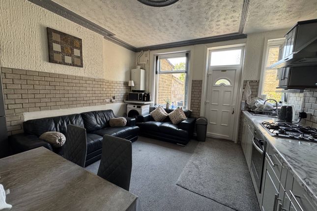 22, Thornton Lane, BRADFORD photo 2