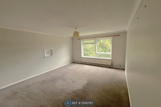 Rosefield Road, Staines-Upon-Thames photo 2
