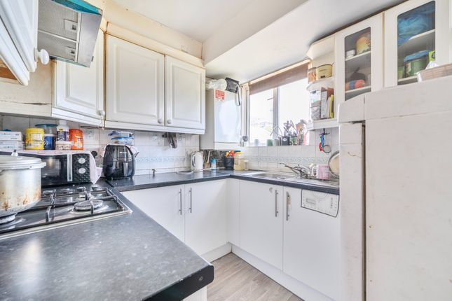 3, Sandown Crescent, Hayes photo 2