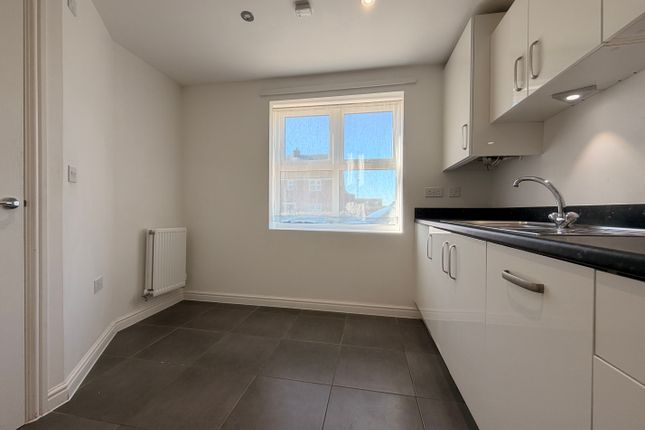 Blackthorn Road, Andover photo 3