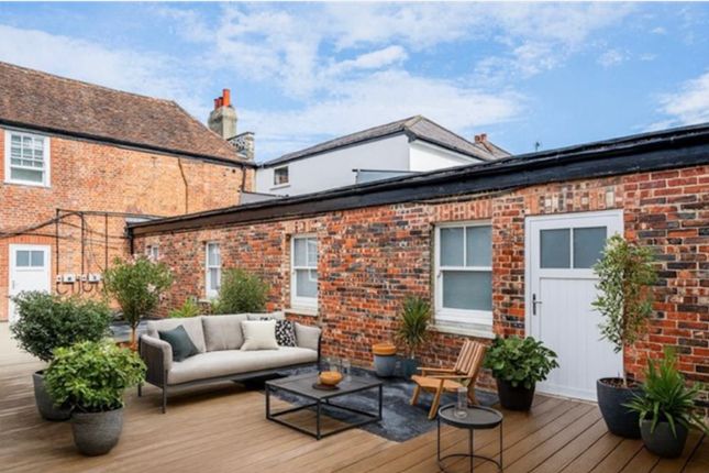 Flat 3, 94, High Street, DORKING photo 4