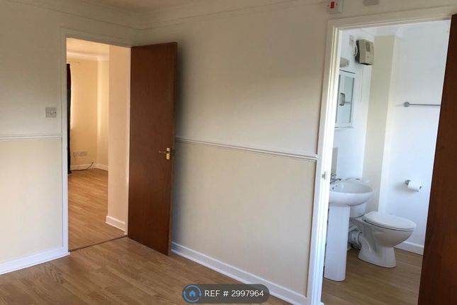 Flat, Caswell Court Louviers Road, Weymouth photo 3