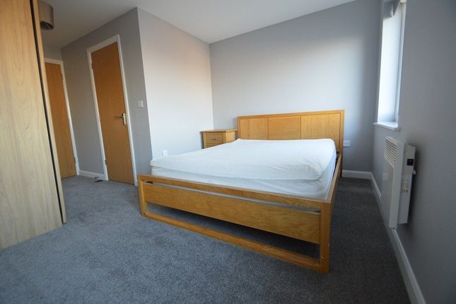 Foundry Court, Slough photo 4