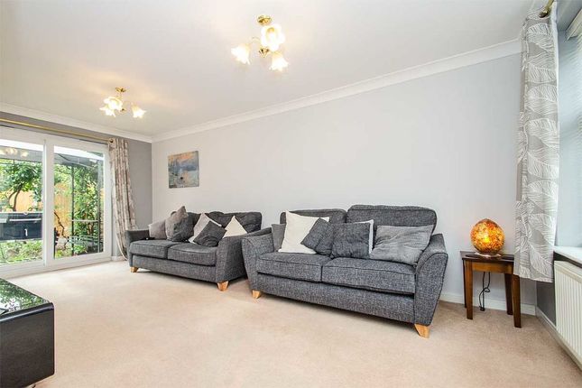 27, Trafalgar Way, Lichfield photo 4