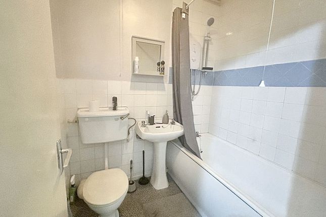 Flat for sale in Woodlands Court, Throckley, Newcastle Upon Tyne