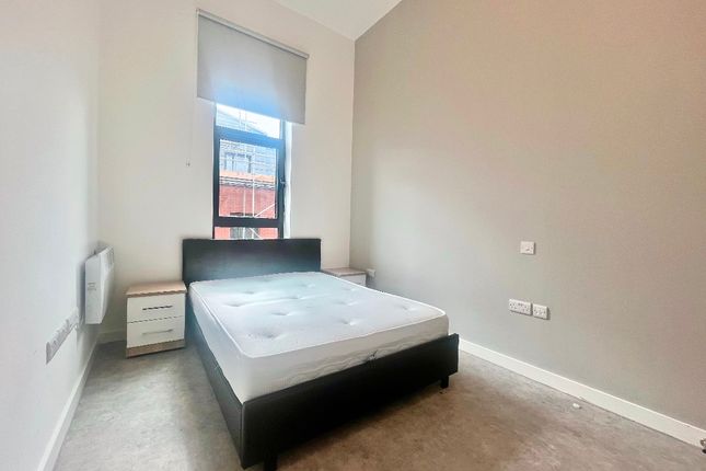 Flat to rent in 315 Birtin Works, Henry St