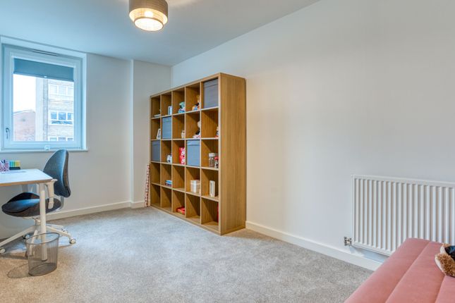 Flat for sale in Vauxhall Place, Dartford
