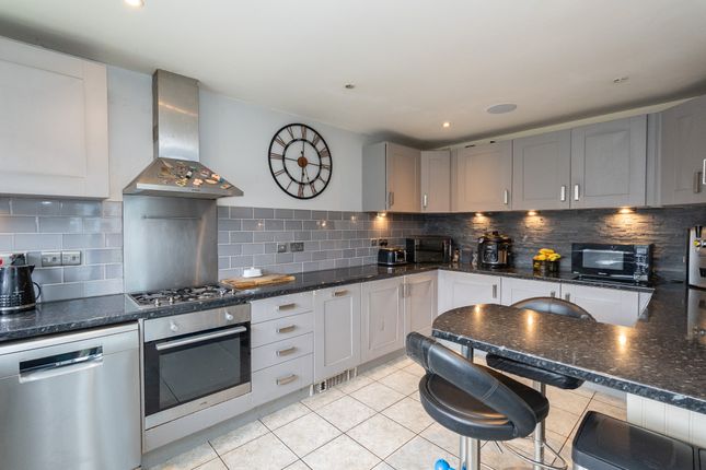 47, Leith Road, Dorking photo 5