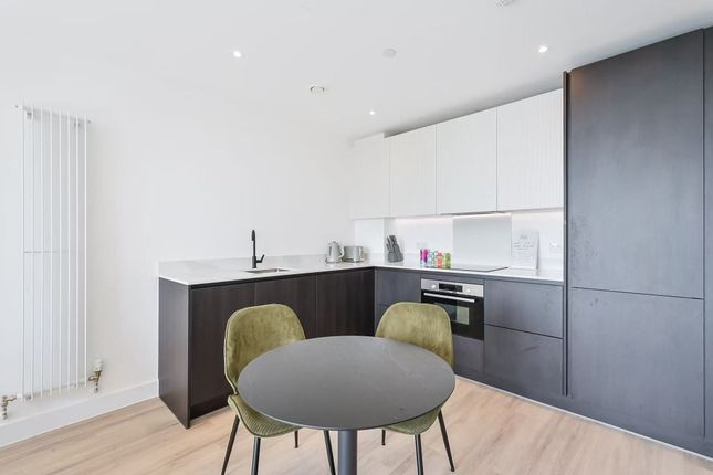 149, Silverleaf House, London photo 5