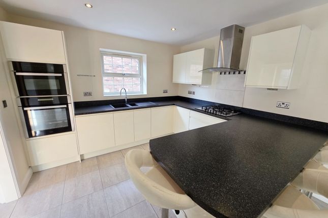 7 Wayside Thorne Road, Doncaster photo 4