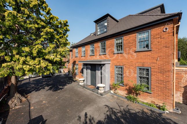 Thumbnail Detached house for sale in Manor House Drive, London
