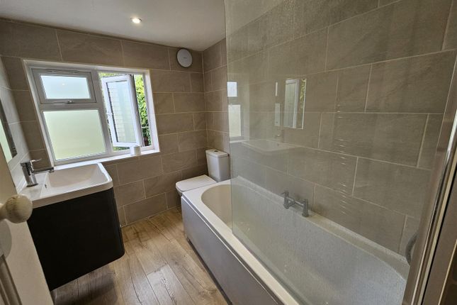 67, Waterloo Road, Aldershot photo 4