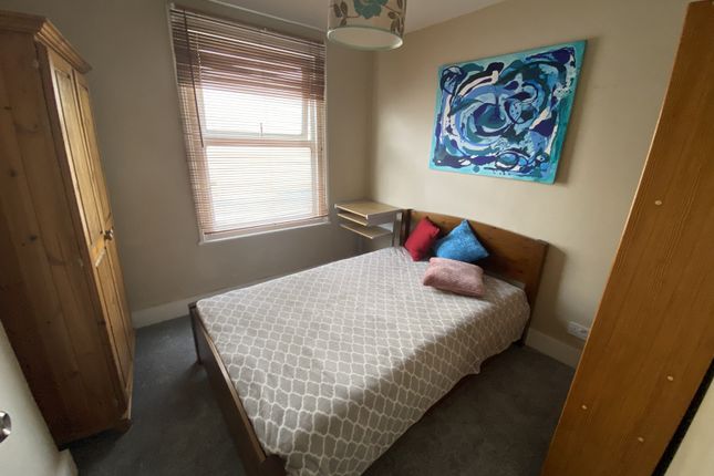 Thumbnail Room to rent in Room 4, 115 Trafalgar Road