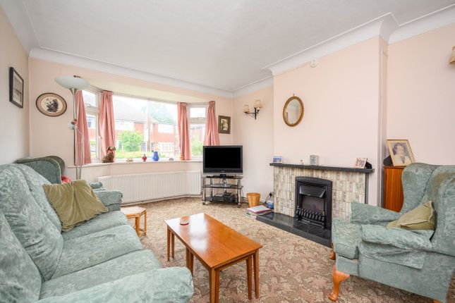 61, York Gardens, Walton On Thames photo 3