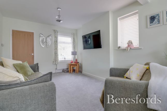 95, Cavendish Avenue, Essex photo 2