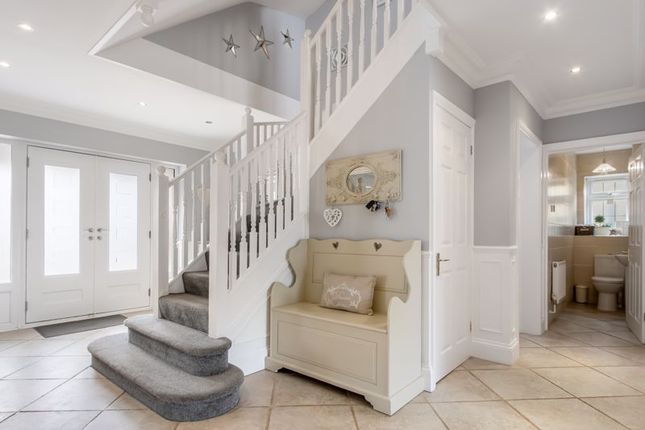44, Hill Rise, Cuffley photo 2