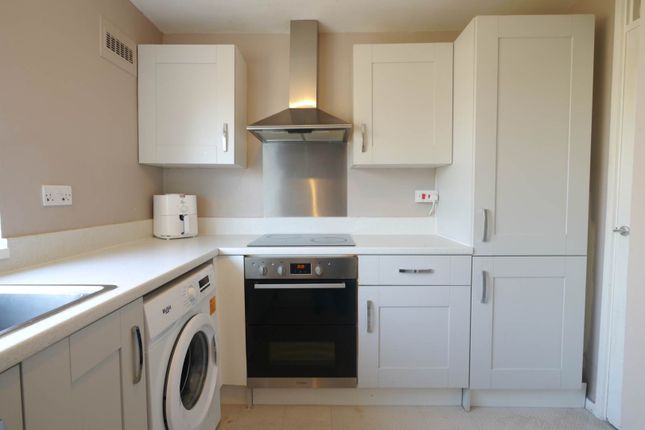 11, Wellfield Close, Hatfield photo 4