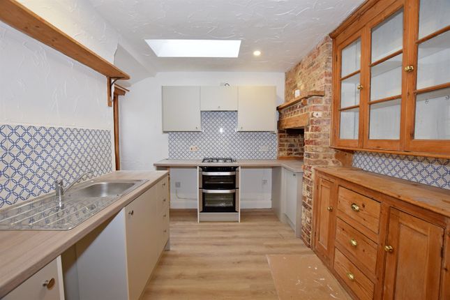 Bungalow to rent in 240 Hawthorn Road, Bognor Regis, West Sussex